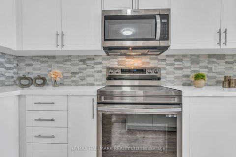 Photo 12 at 26 Dandara Gate, Steeles West Industrial, Vaughan