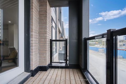 Photo 26 at 26 Dandara Gate, Steeles West Industrial, Vaughan