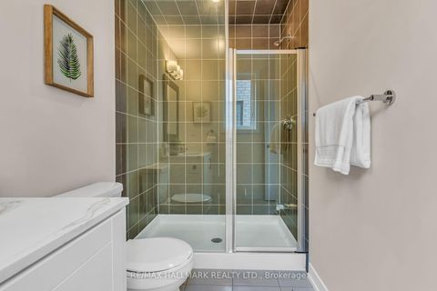 Photo 33 at 26 Dandara Gate, Steeles West Industrial, Vaughan