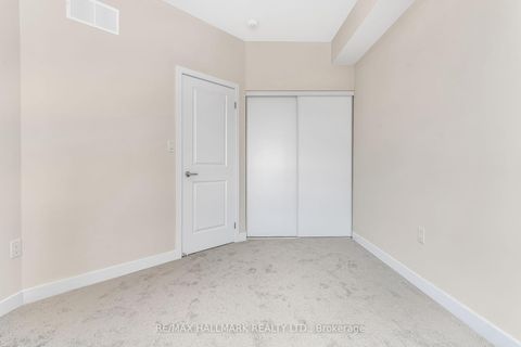 Photo 35 at 26 Dandara Gate, Steeles West Industrial, Vaughan