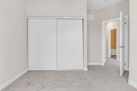 Photo 37 at 26 Dandara Gate, Steeles West Industrial, Vaughan