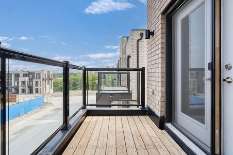 Photo 38 at 26 Dandara Gate, Steeles West Industrial, Vaughan