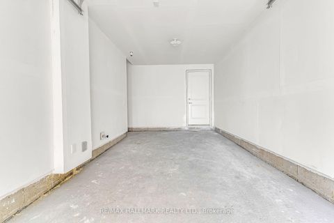 Photo 42 at 26 Dandara Gate, Steeles West Industrial, Vaughan