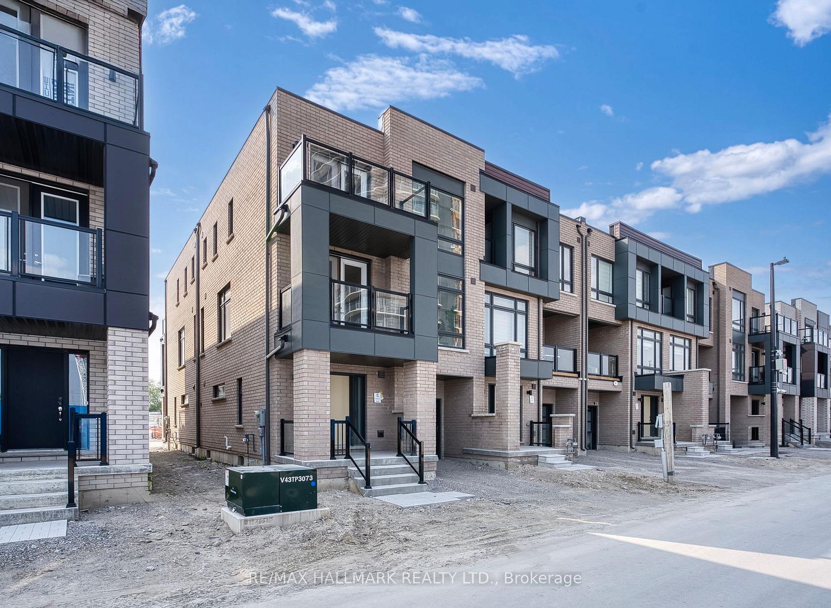 26 Dandara Gate, Steeles West Industrial, Vaughan 