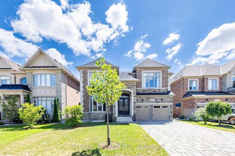 Photo 1 at 17 Torgan Trail, Kleinburg, Vaughan