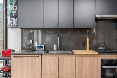 Photo 18 at 402 - 81 Wellesley Street E, Yonge Corridor, Toronto
