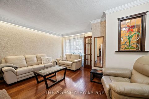 Photo 4 at 111 Seaton Street, Moss Park, Toronto