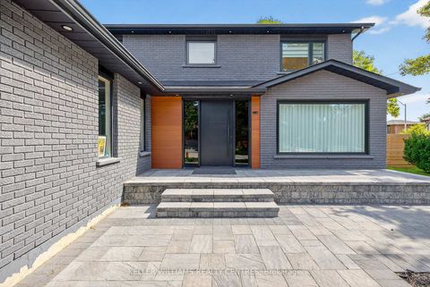 Photo 1 at 1 Rosegarden Crescent, Oak Ridges, Richmond Hill