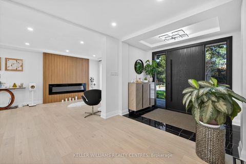Photo 5 at 1 Rosegarden Crescent, Oak Ridges, Richmond Hill
