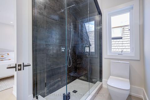 Photo 34 at 594 Broadway Avenue, Leaside, Toronto
