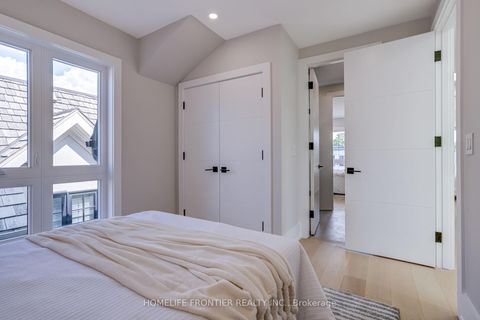 Photo 36 at 594 Broadway Avenue, Leaside, Toronto