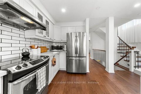 Photo 16 at 15 - 6400 Lawrence Avenue E, Rouge E10, Toronto