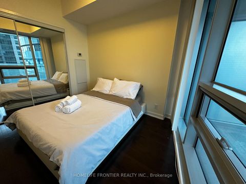Photo 8 at 2406 - 14 York Street, Waterfront Communities C1, Toronto