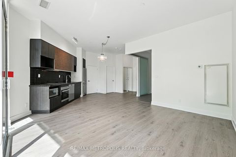 Photo 3 at 117 - 99 The Donway W, Don Mills, Toronto