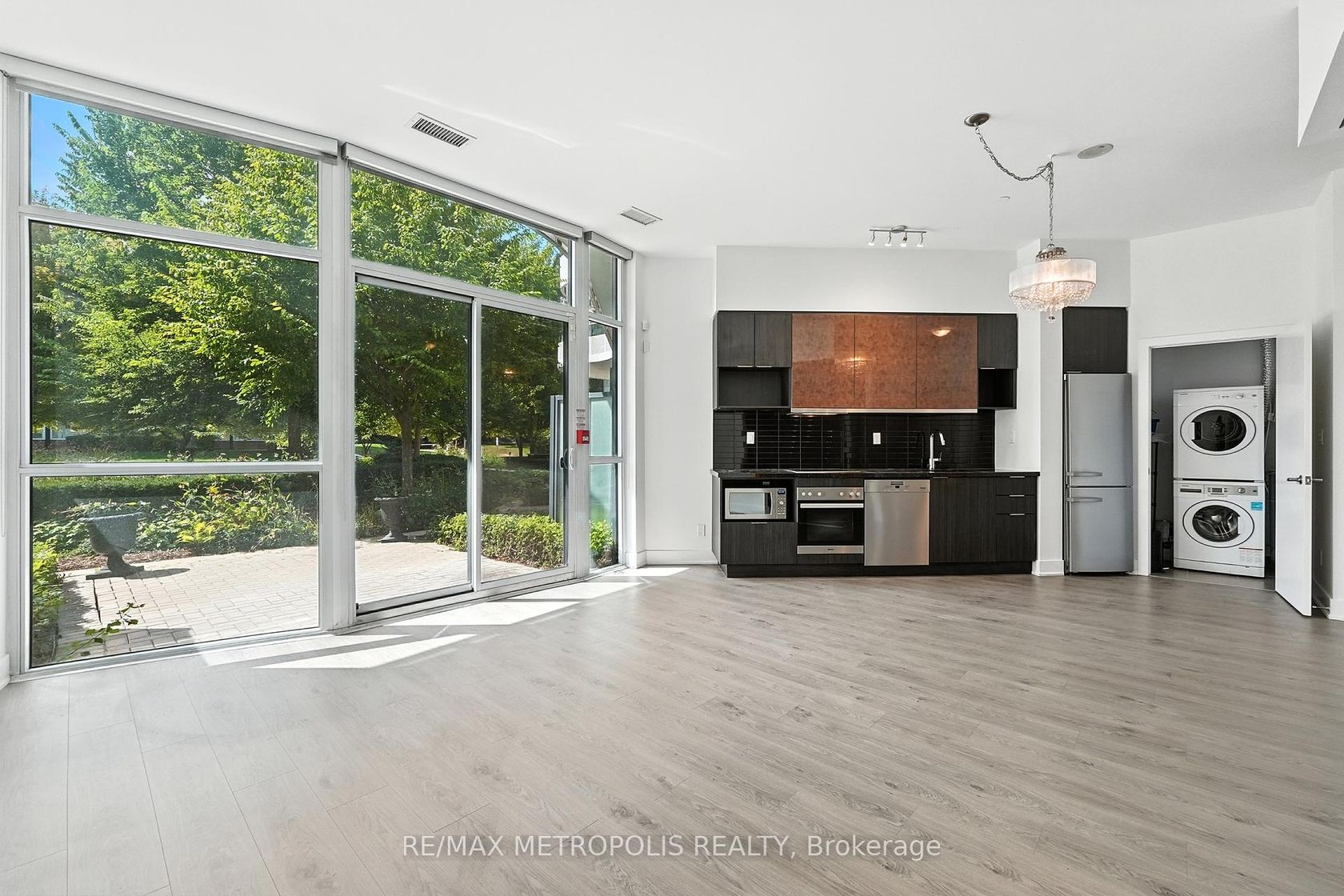 117 - 99 The Donway W, Don Mills, Toronto 