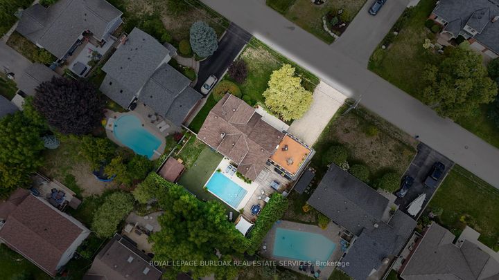 Photo 3 at 912 Boothman Avenue, Bayview, Burlington
