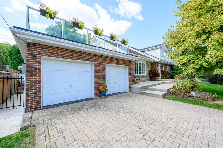 Photo 5 at 912 Boothman Avenue, Bayview, Burlington