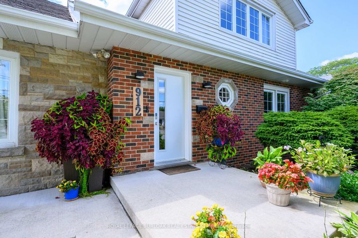 Photo 8 at 912 Boothman Avenue, Bayview, Burlington