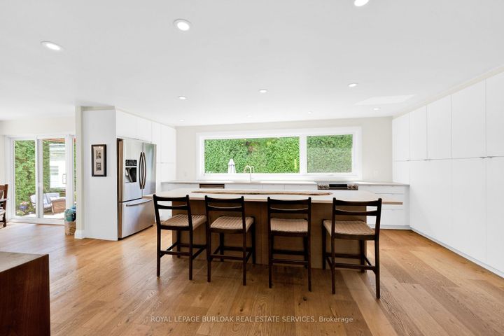 Photo 10 at 912 Boothman Avenue, Bayview, Burlington