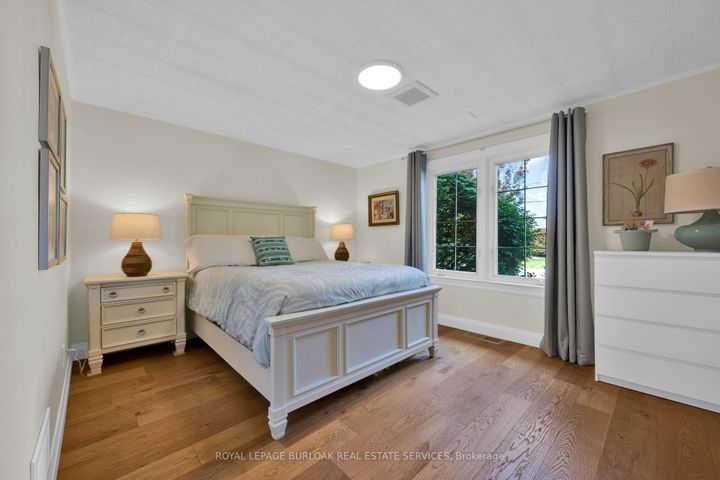 Photo 31 at 912 Boothman Avenue, Bayview, Burlington