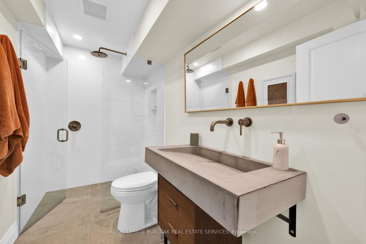 Photo 47 at 912 Boothman Avenue, Bayview, Burlington