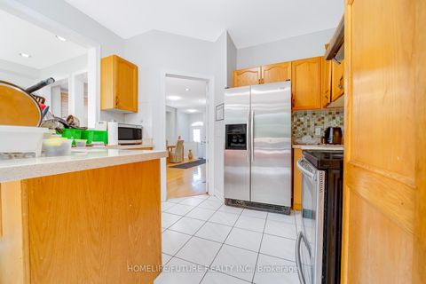 Photo 12 at 88 Mourning Dove Crescent, Malvern, Toronto