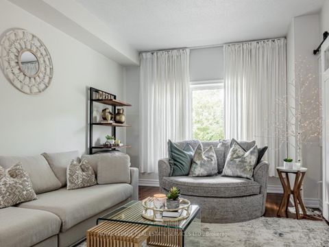 Photo 2 at 105 Harbourview Crescent, Mimico, Toronto