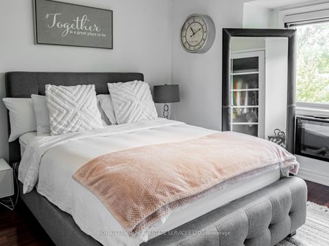 Photo 10 at 105 Harbourview Crescent, Mimico, Toronto