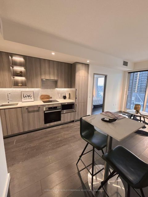 Photo 3 at 710 - 95 Mcmahon Drive, Bayview Village, Toronto