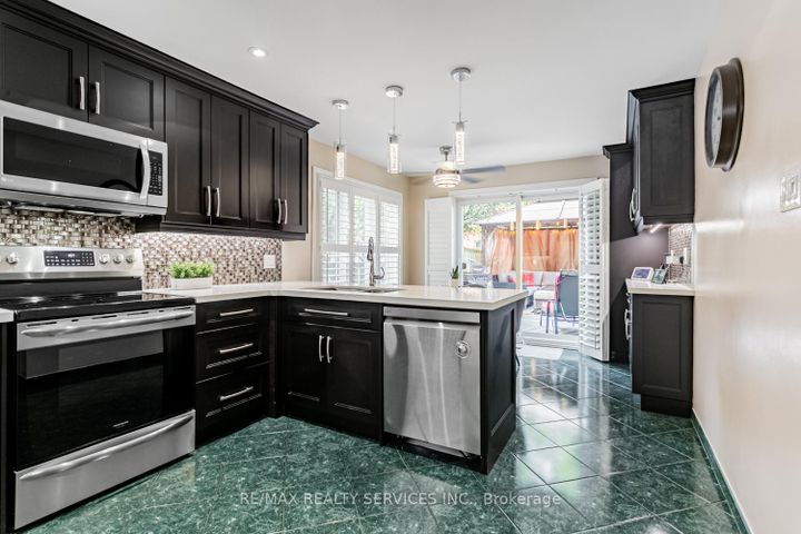 Photo 11 at 14 Nottingham Crescent, Westgate, Brampton