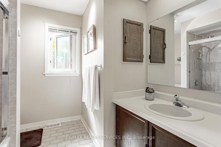 Photo 20 at 14 Nottingham Crescent, Westgate, Brampton