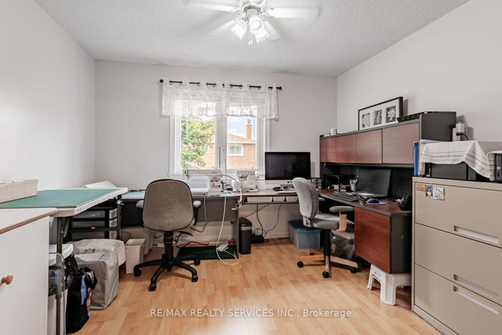 Photo 25 at 14 Nottingham Crescent, Westgate, Brampton