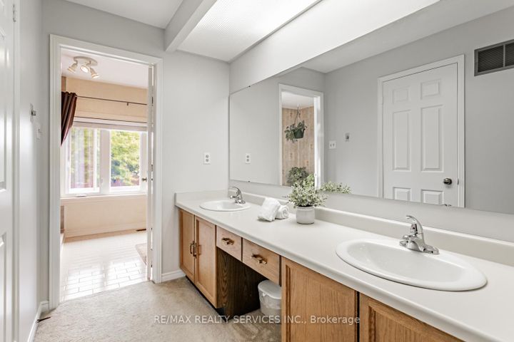 Photo 28 at 14 Nottingham Crescent, Westgate, Brampton