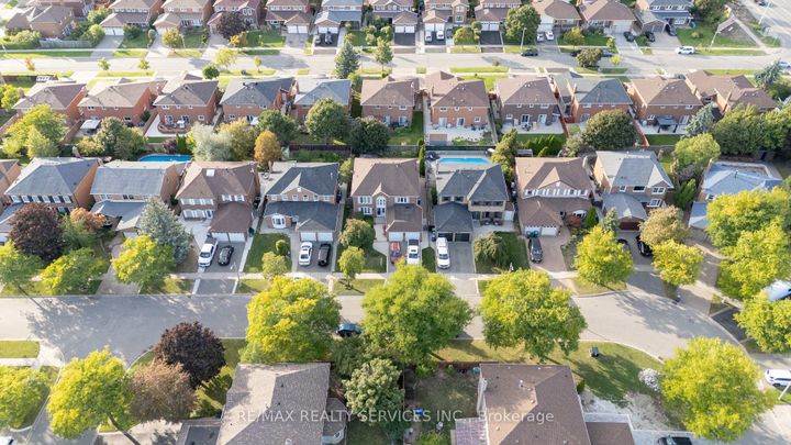 Photo 47 at 14 Nottingham Crescent, Westgate, Brampton