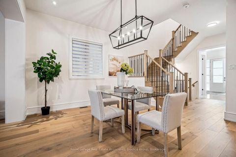 Photo 2 at 46 Boulton Trail, GO Glenorchy, Oakville