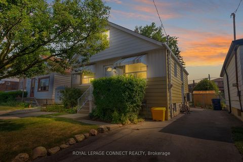 Photo 2 at 91 Lillington Avenue, Cliffside, Toronto