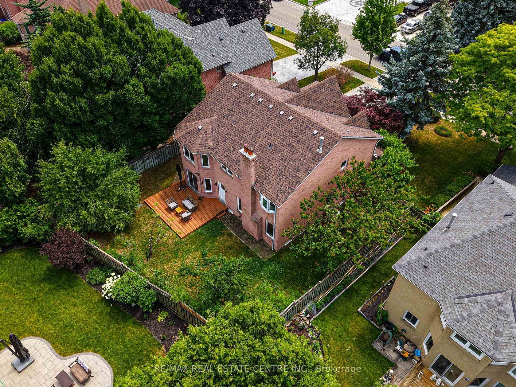 4623 Hewicks Lane, East Credit, Mississauga  by Loree Meneguzzi Real Estate 4623 Hewicks Lane, East Credit, Mississauga