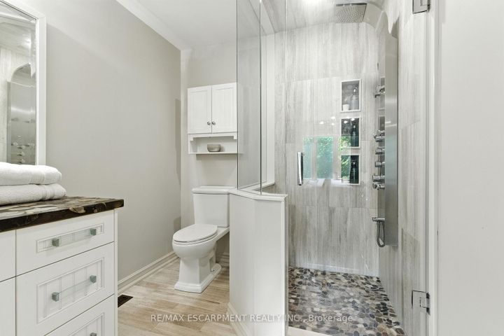 Photo 28 at 26 PARKSHORE Place, Rural Flamborough, Hamilton