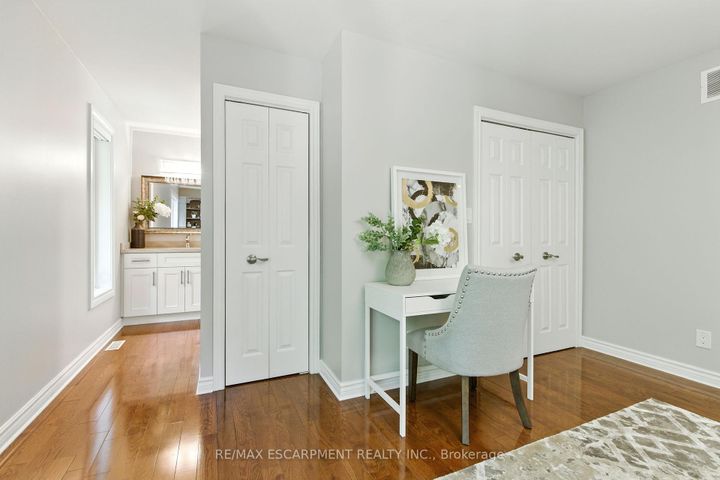 Photo 32 at 26 PARKSHORE Place, Rural Flamborough, Hamilton