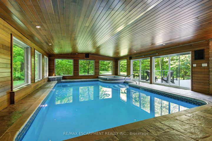Photo 36 at 26 PARKSHORE Place, Rural Flamborough, Hamilton