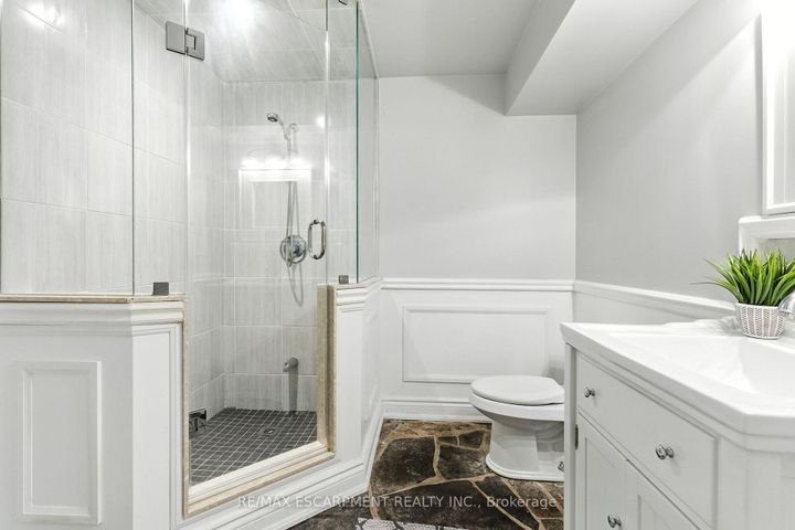 Photo 42 at 26 PARKSHORE Place, Rural Flamborough, Hamilton