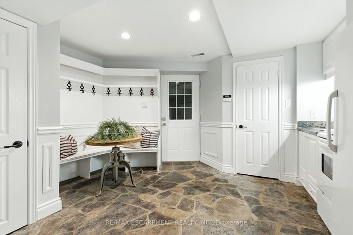 Photo 43 at 26 PARKSHORE Place, Rural Flamborough, Hamilton