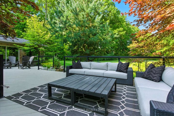 Photo 45 at 26 PARKSHORE Place, Rural Flamborough, Hamilton