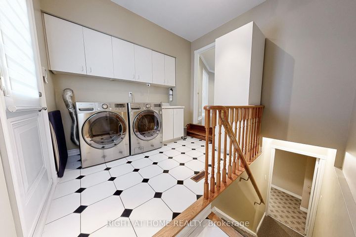 Photo 15 at 179 Strathearn Avenue, Bayview Hill, Richmond Hill