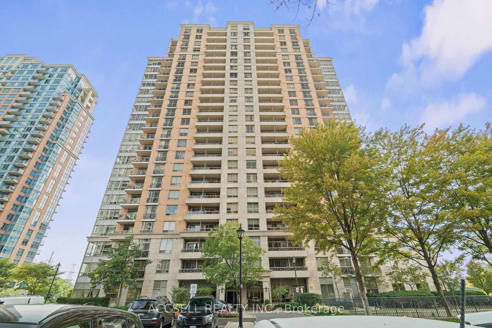 1816 - 5233 Dundas Street W, City Centre West, Toronto 