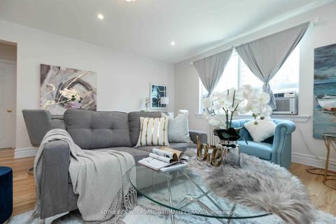 Photo 3 at 108 - 35 Raglan Avenue, Cedarvale, Toronto