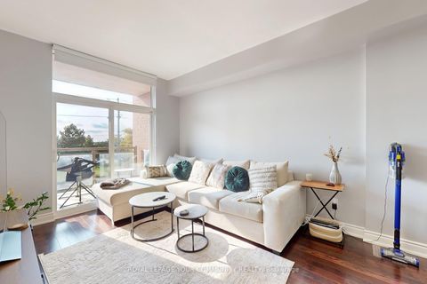 Photo 10 at 220 - 10211 Keele Street, Maple, Vaughan