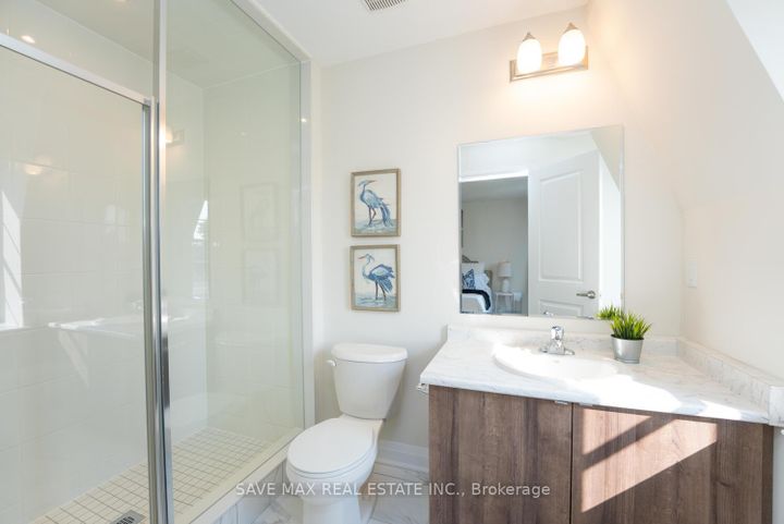 Photo 34 at 13 Kennisis Way, Maple, Vaughan