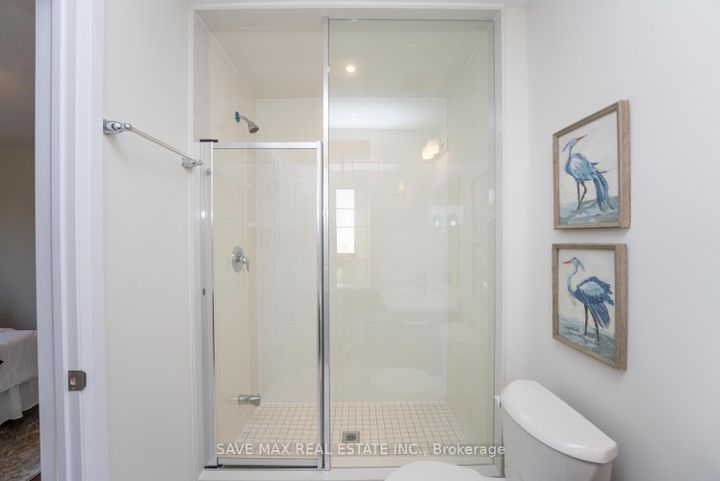 Photo 35 at 13 Kennisis Way, Maple, Vaughan