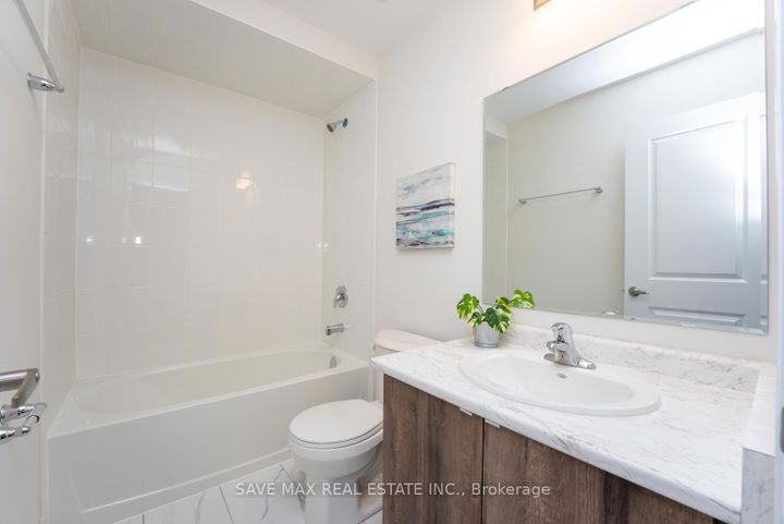 Photo 42 at 13 Kennisis Way, Maple, Vaughan